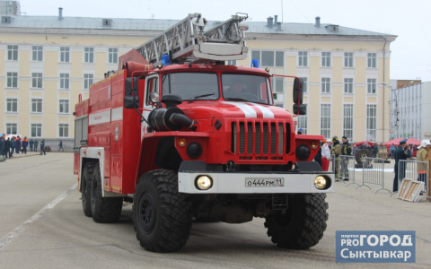 В Сыктывкаре неизвестные спалили «Ладу»