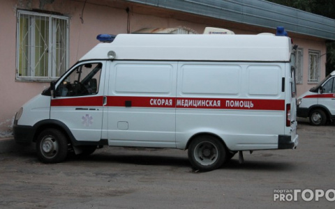 На детской площадке в Коми ребенку пробило голову