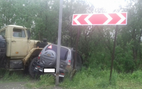 В Коми водитель внедорожника не уступил «Уралу» и попал в больницу