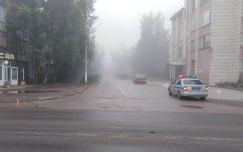 В Коми у памятника участникам ВОВ иномарка сбила парня и уехала с места ДТП