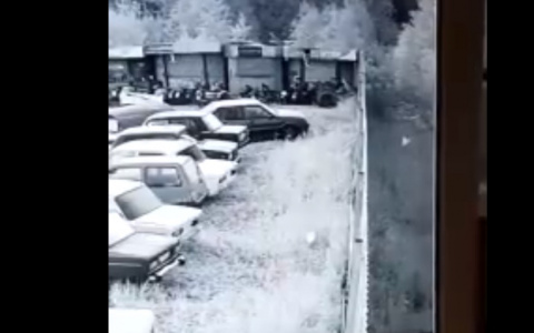 На штрафстоянке в Сыктывкаре камера засняла летающий белый шар (видео)