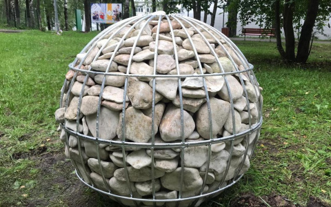 В сыктывкарском парке появились шары с камнями за 730 000 рублей (фото)
