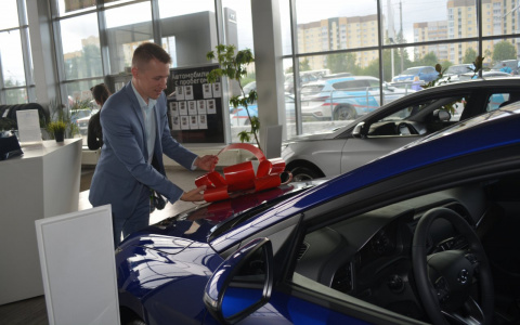 Сыктывкарцы радуются как дети: что им дарят в городском автоцентре?