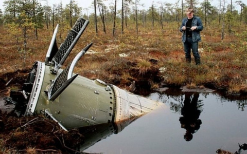 Обломки ракеты, которые упали на Коми, вывезут военные
