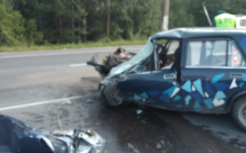 «Люди пытались вытащить водителя сами»: появились подробности страшной аварии с «пятеркой» в Сыктывкаре