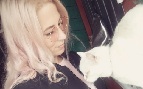 Яркие наряды и завораживающие взгляды: 8 сыктывкарских красоток из Instagram