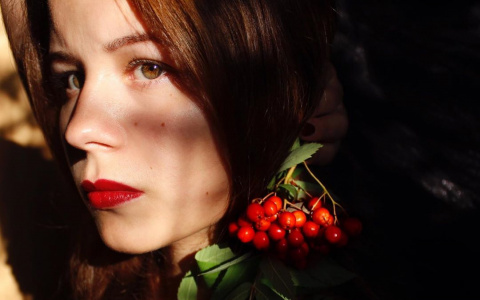 Красная помада, отдых на море и объятия с котенком: 9 лучших снимков сыктывкарок из Instagram