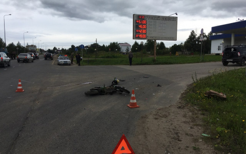 В Сыктывкаре двое парней разбились на «запрещенном» мотоцикле (фото)