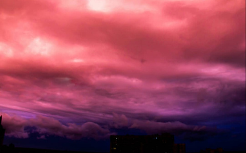 Апокалиптическое розовое небо в Сыктывкаре: что это было (фото)