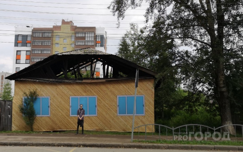 Баннер, за которым спрятали страшный дом в Сыктывкаре, исчез