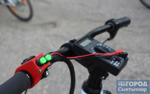 В Коми мальчик упал с велосипеда в лужу с кипятком