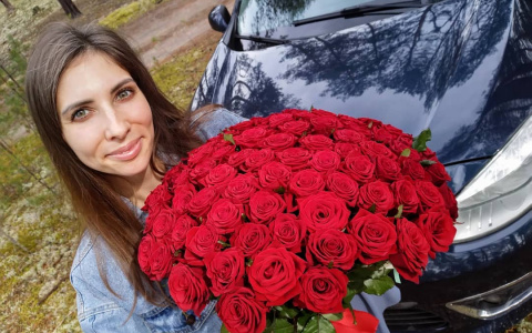 Букет алых роз и побережье в Дубае: 7 фото обворожительных фото сыктывкарок из Instagram