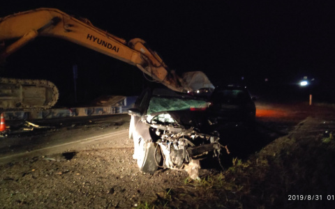 В Коми на трассе столкнулись «Хендэ» и грузовик, погибла женщина
