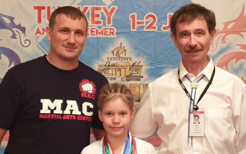 9-летняя сыктывкарка получила черный пояс по таеквондо
