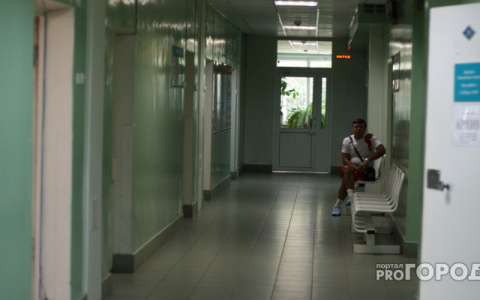 В Коми 7-летняя девочка попала ногой в колесо мчащего мотоцикла