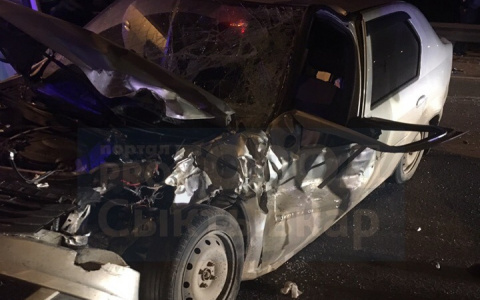 Скончался водитель «Рено», который столкнулся с автобусом в Сыктывкаре