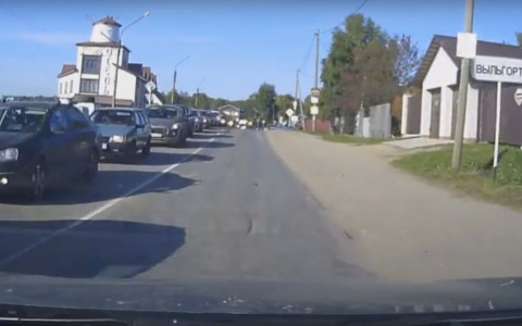 Под Сыктывкаром починят светофор, из-за которого стоят огромные пробки