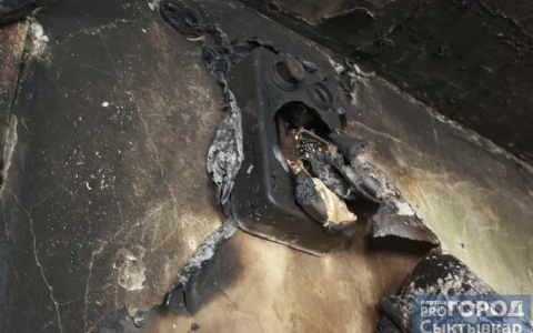 «Люди прыгали из окна»: сыктывкарка рассказала о страшном пожаре в деревянном доме