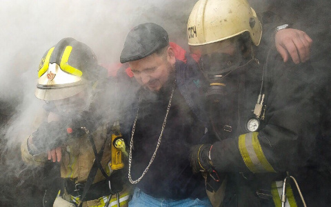 Сыктывкарка сняла клип на песню Ольги Бузовой с огнем, пожарными и дракой (видео)