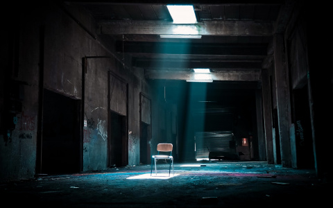 В Коми девочка упала в шахту лифта: она истекала кровью, пока ждала спасателей