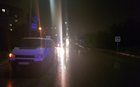 Подробности аварии с бабушкой и внучкой в Сыктывкаре: девочке выбило зубы (фото)