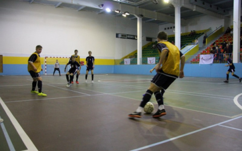 На главном стадионе в Сыктывкаре схлестнутся дворовые футболисты