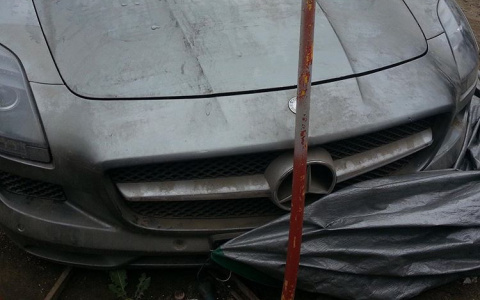 На сыктывкарской штрафстоянке ржавеет элитный «Мерседес» ручной сборки