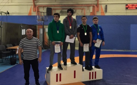 Борцы из Коми привезли три золотых медали со Всероссийского турнира