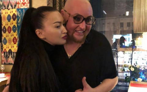 Шура поблагодарил сыктывкарку за макияж перед концертом «Руки Вверх»