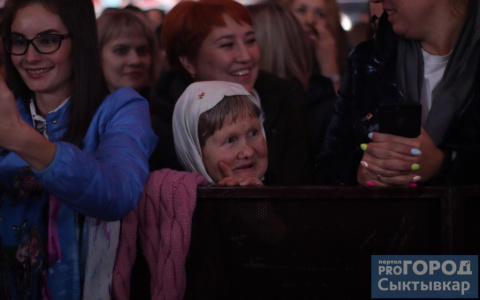 Организаторы концертов в Сыктывкаре разыскивают диско-бабушку