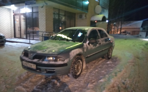 В Сыктывкаре «Митсубиши» наехала на ребенка в санках (фото)