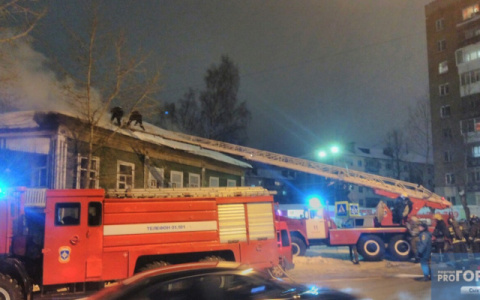 На пожаре в Сыктывкаре спасли мужчину
