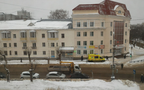 Во время ледяного дождя в Сыктывкаре пострадали 69 человек