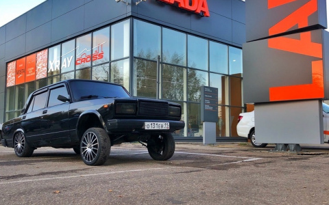 «Когда проезжал, люди впадали в ступор»: сыктывкарец необычно апгрейдил свое авто (фото)