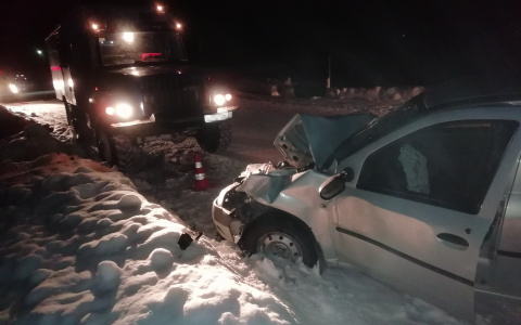 В Коми водитель «Логана» влетел под грузовик