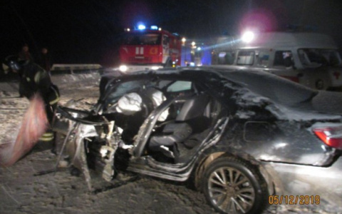 В Коми водитель «Тойоты» врезался в «Шкоду», а потом влетел в грузовик