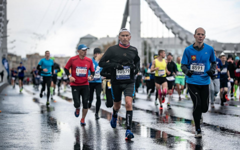 30-километровые маршруты по полям: сыктывкарские бегуны рассказали, как готовятся к марафонам