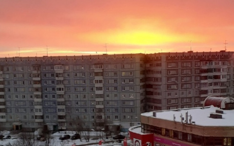 Фото дня в Сыктывкаре: пробуждение рассвета на Покровском бульваре