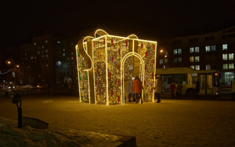 Словно в сказке: как преобразился Сыктывкар в новогодних огнях