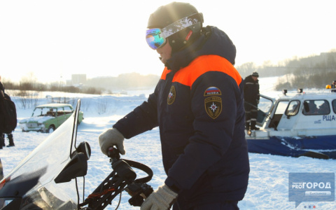 Спасатели вытаскивали полицейских Коми из ручья в новогоднюю ночь