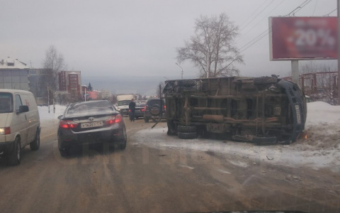 Стали известны подробности ДТП с перевернутой «Газелью» в Сыктывкаре