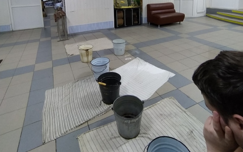 После аномальной оттепели в Сыктывкаре протекла крыша детской больницы