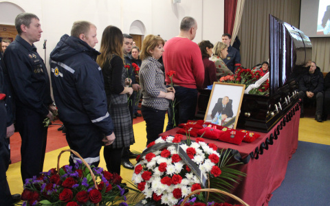 В Сыктывкаре попрощались с главой «СПАС-Коми», который погиб в бассейне