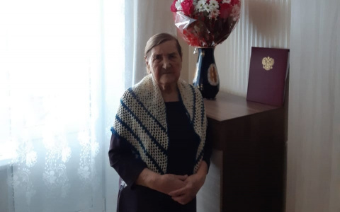 «Все ее подружки умерли лет 40 назад»: жительница Сыктывкара празднует 100-летний юбилей
