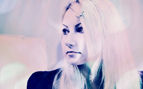 Жители Коми собирают деньги молодой художнице, которая стала инвалидом