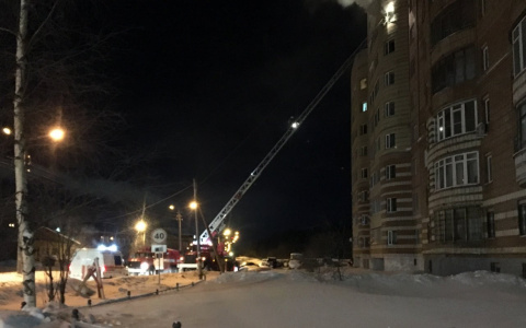 В Сыктывкаре при пожаре в многоквартирном доме погиб мужчина (фото)