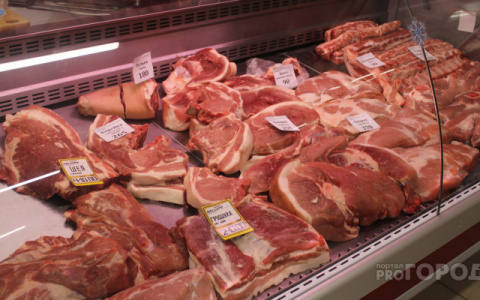 Онкологи назвали любимый многими продукт, который вызывает рак