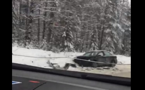 В Коми на дороге, где столкнулись три машины, произошла вторая авария