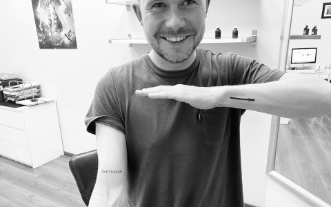 «Чтобы не забывать, откуда я»: основатель «Додо Пиццы» посвятил первое тату Сыктывкару