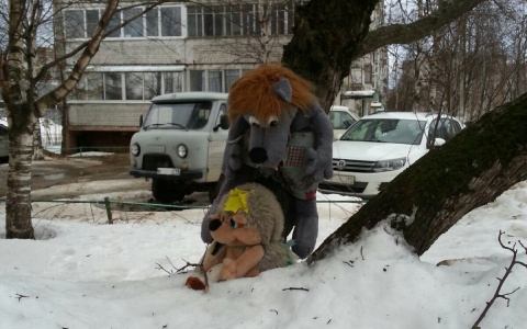 Фото дня в Сыктывкаре: неживой «живой уголок» в скучающем дворе